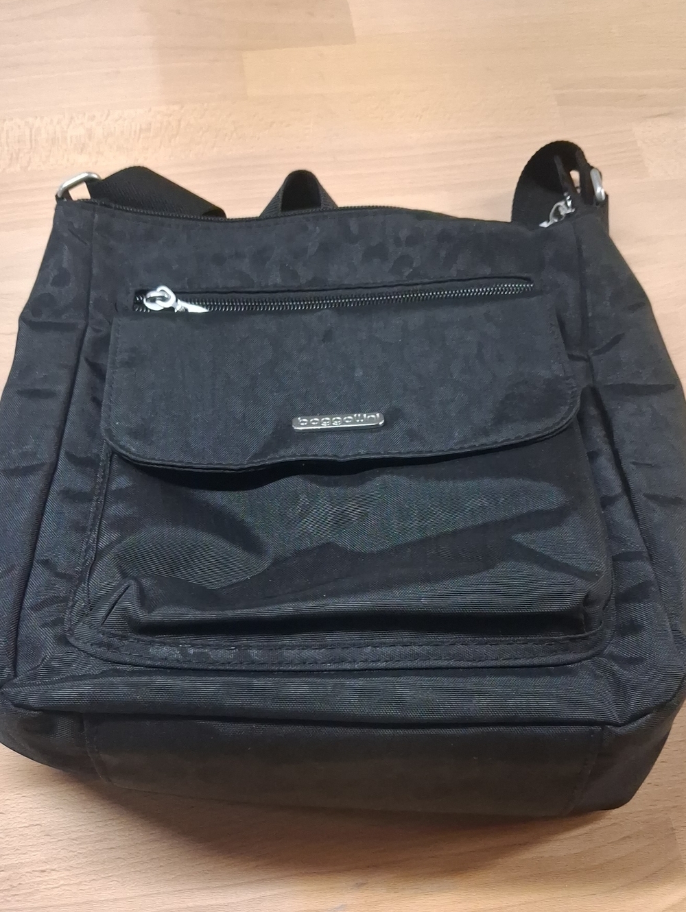Baggallini Black Lightweight Nylon Crossbody Messenger